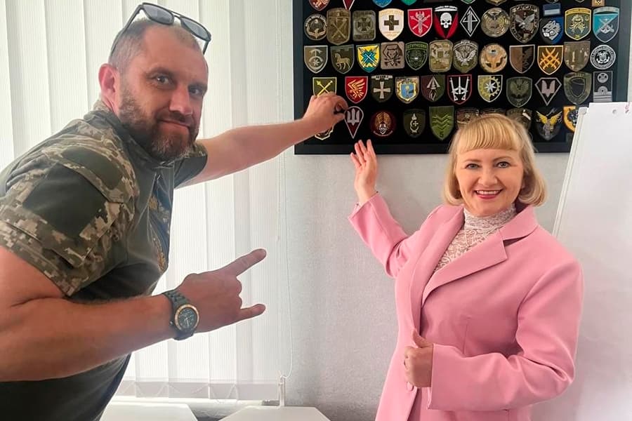 Колекційний стенд для військових шевронів та нашивок знову поповнився