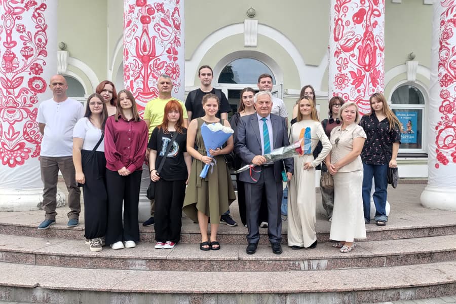 Урочистості з нагоди початку нового навчального року у Миргородському міському будинку культури.