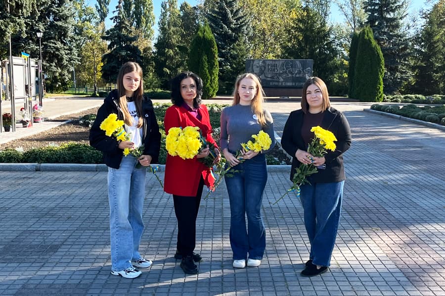Студенти ЛНУ долучилися до Всеукраїнської акції «Подякуй за захист держави»