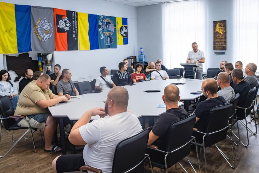Інформаційна лекція для першокурсників ЛНУ від Володимира Мороза